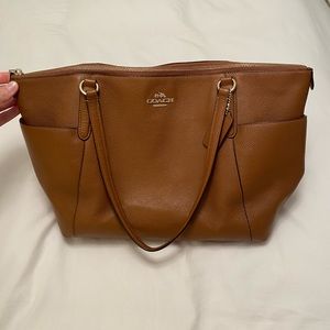 Medium size Coach purse